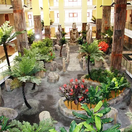 World Polynesia Hotel